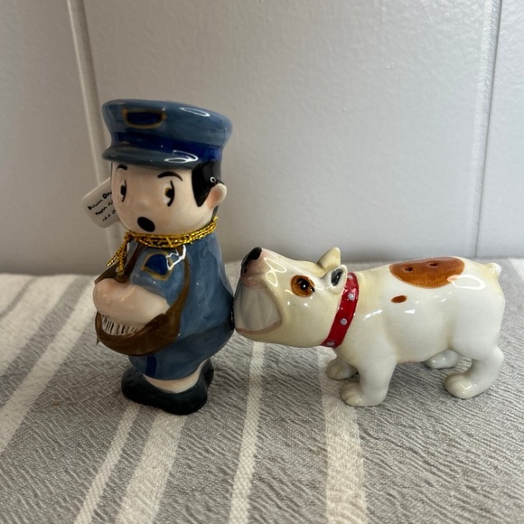 Westland Giftware Other - Westland Mailman and Dog Magnetic Salt and Pepper Shakers